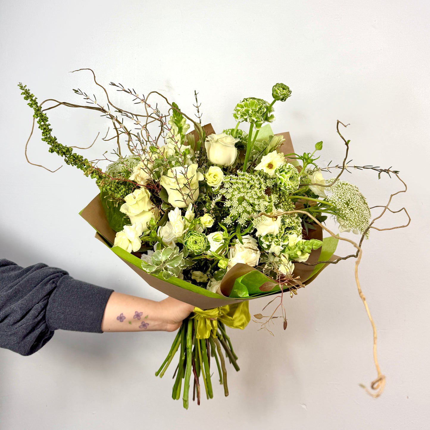 Hand-Tied Bouquet: Large