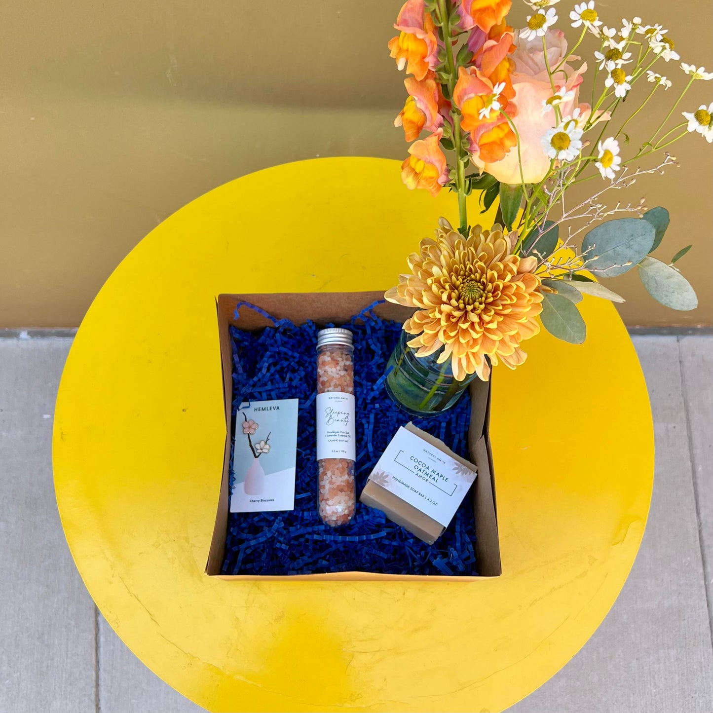 "Send Love" Build a Gift Box