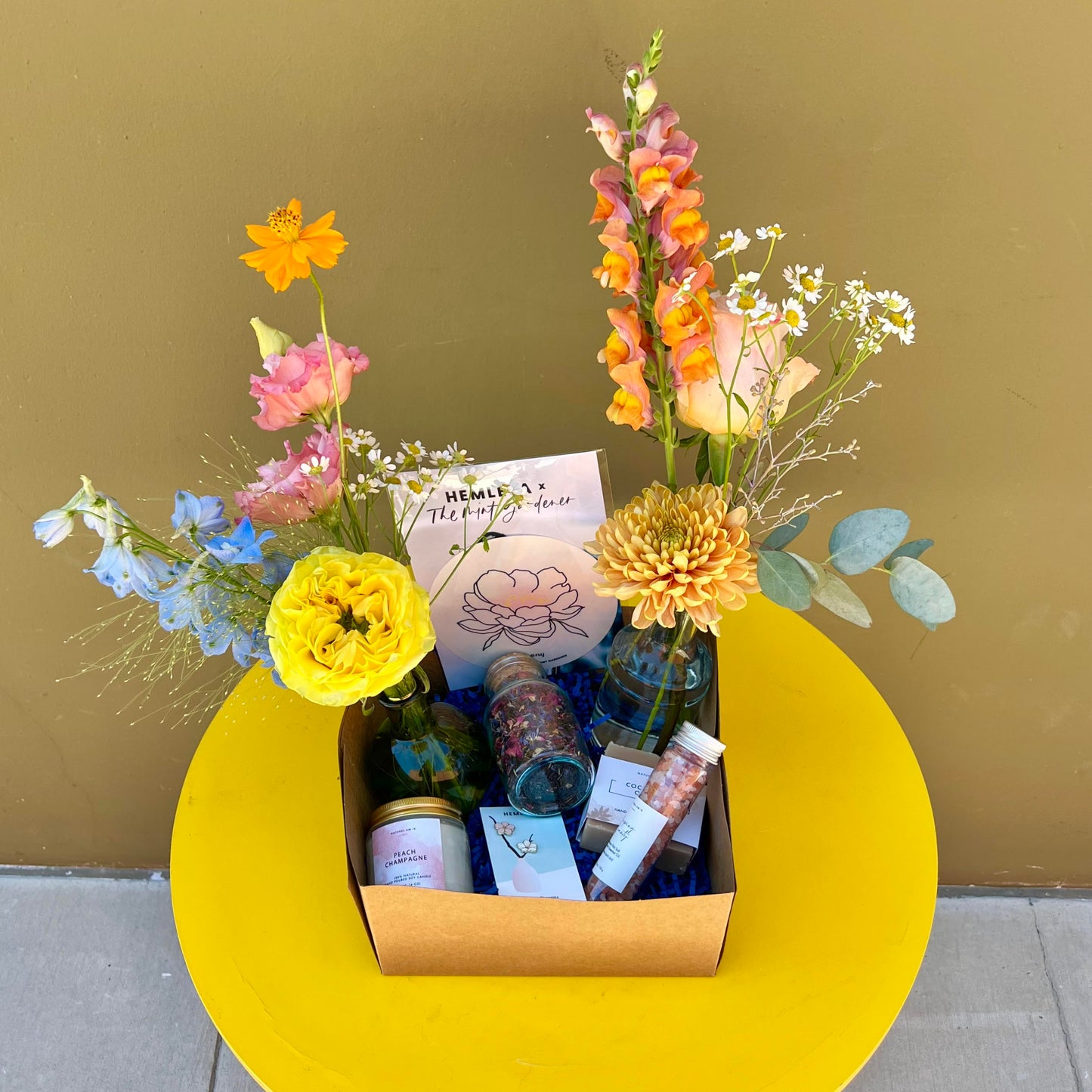 "Send Love" Build a Gift Box