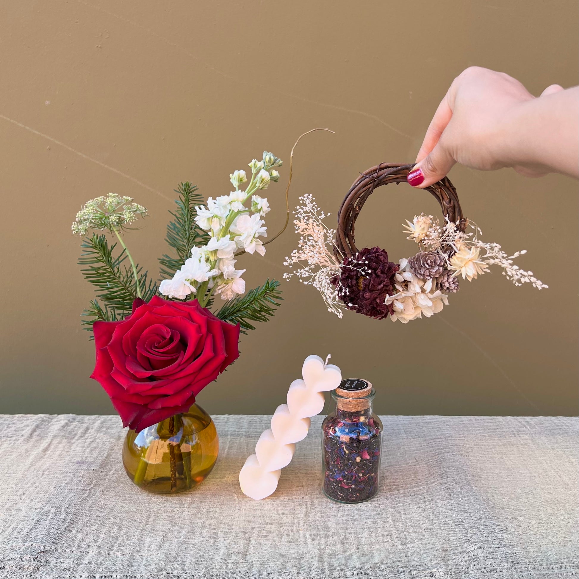 Crown Boxes for Flower Arrangement