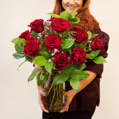 Valentine's Classic Dozen Roses